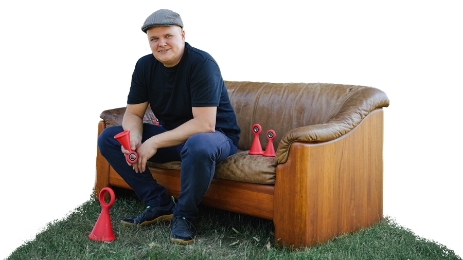 Flippy Founder Ronny Lehmann auf Sofa